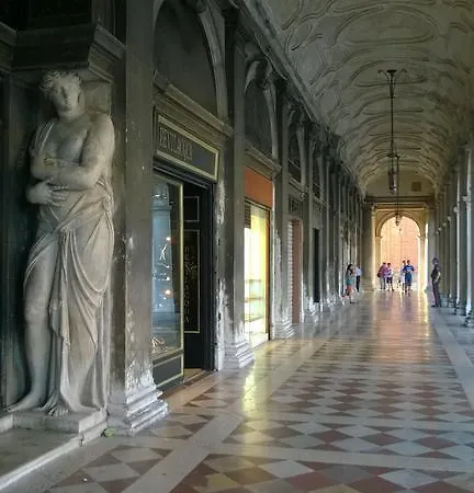 شقة In Back To San Marco Tourist *