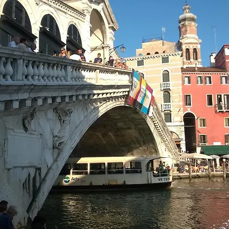 In Back To San Marco Tourist