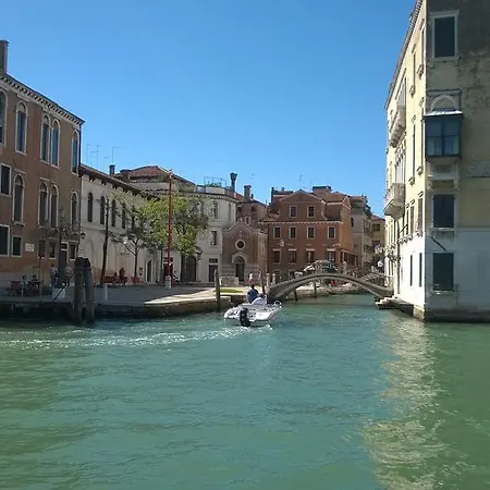 In Back To San Marco Tourist *