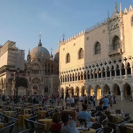 In Back To San Marco Tourist Apartment Venice