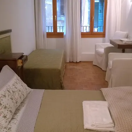 In Back To San Marco Tourist Apartment