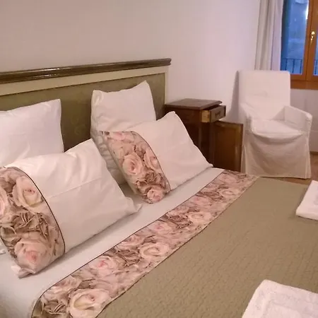 In Back To San Marco Tourist Apartment Venice