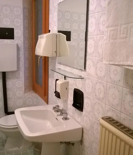 In Back To San Marco Tourist