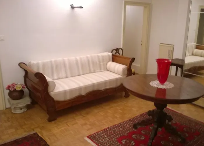 In Back To San Marco Tourist Apartment